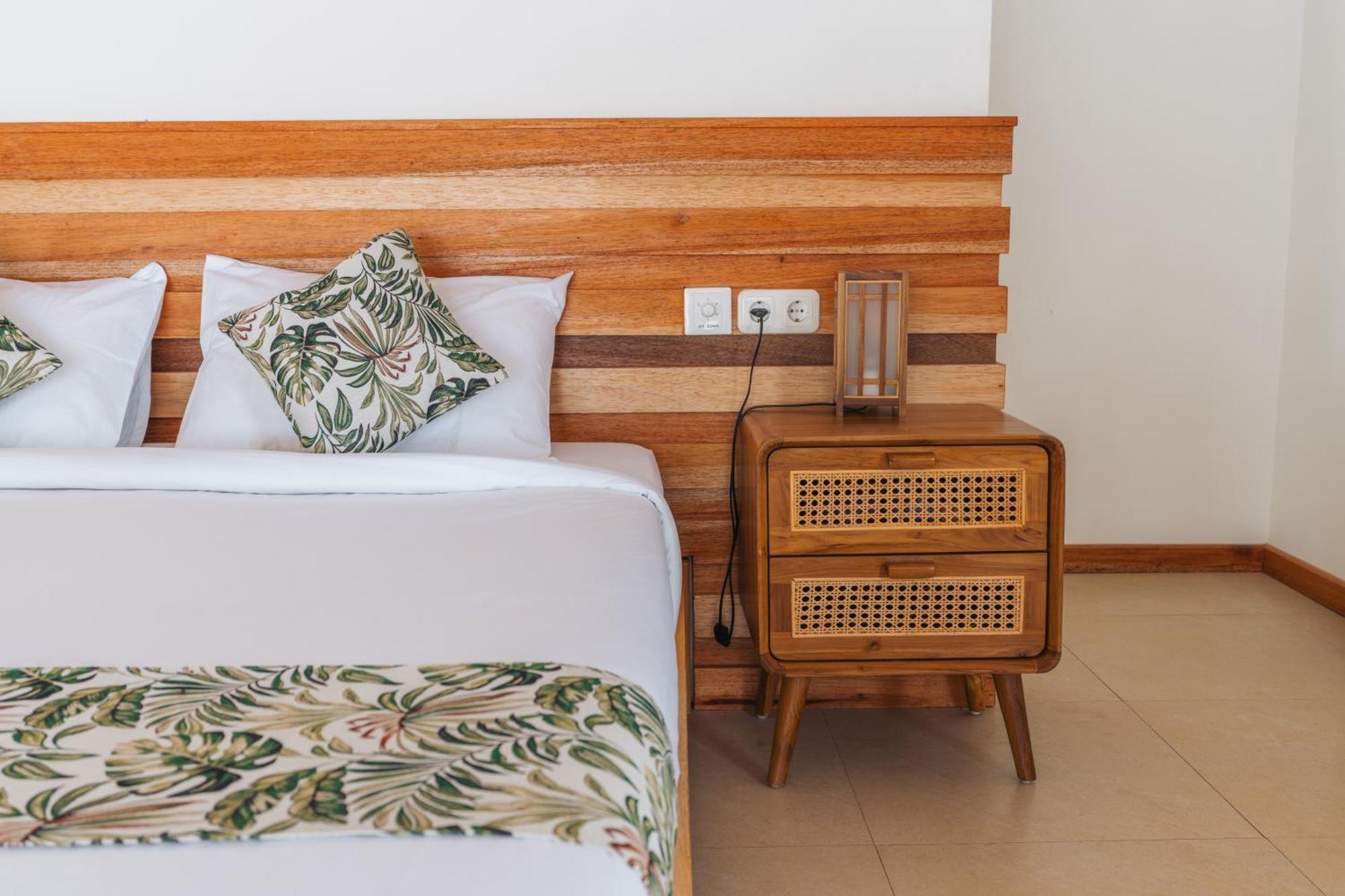 Reconnect - Private Island Resort & Dive Center Togean - Buka Buka Island Ampana Room photo