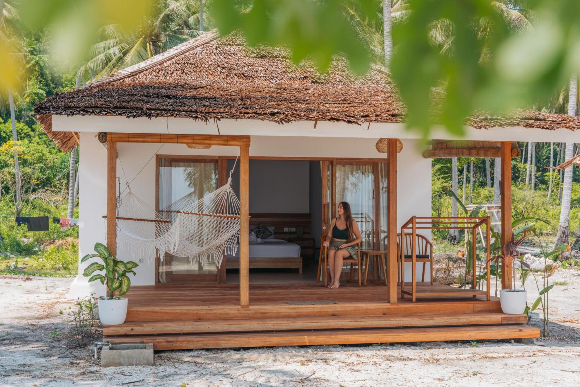 Reconnect - Private Island Resort & Dive Center Togean - Buka Buka Island Ampana Room photo